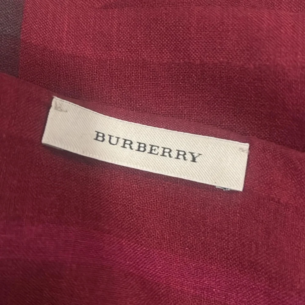 Burberry Cotton Shawl Red Black